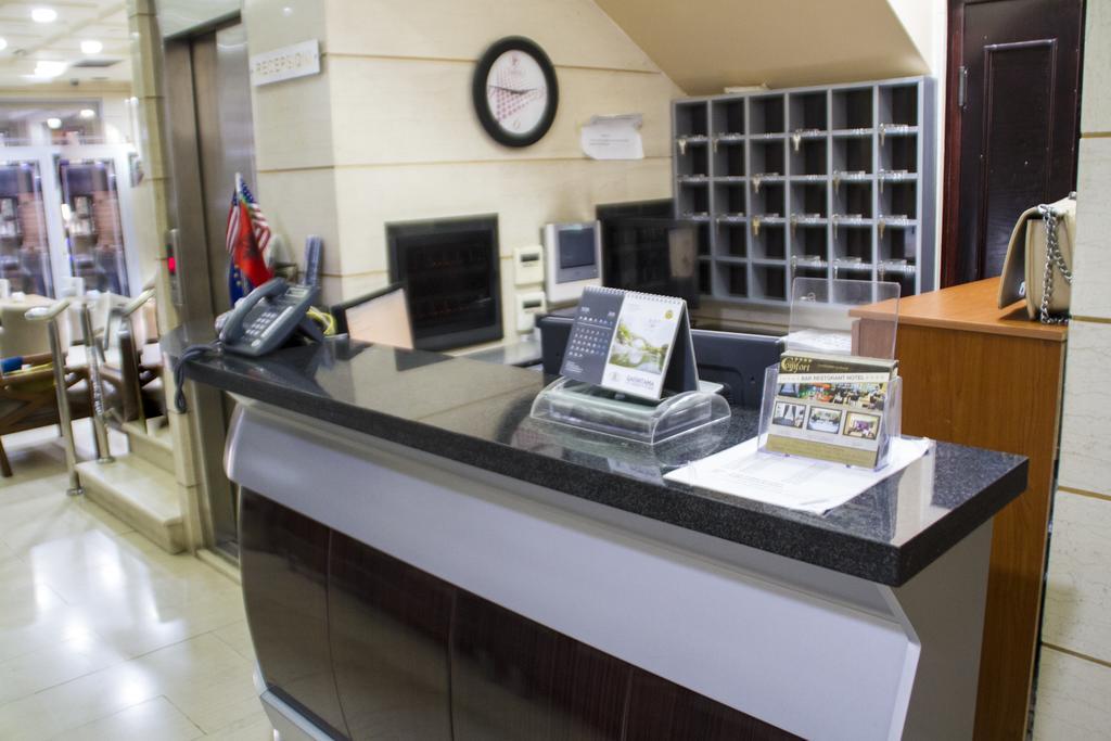 Hotel Comfort ติรานา ภายนอก รูปภาพ