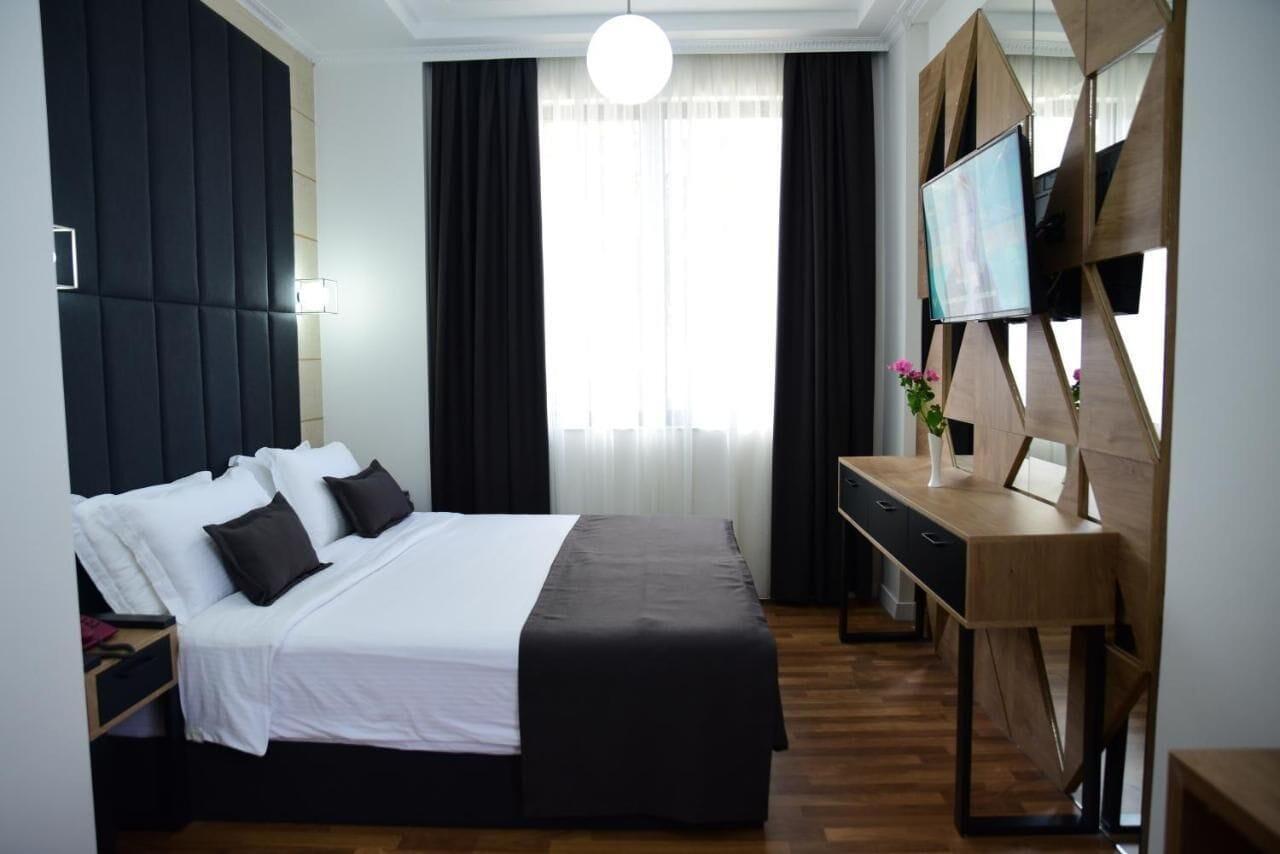 Hotel Comfort ติรานา ภายนอก รูปภาพ