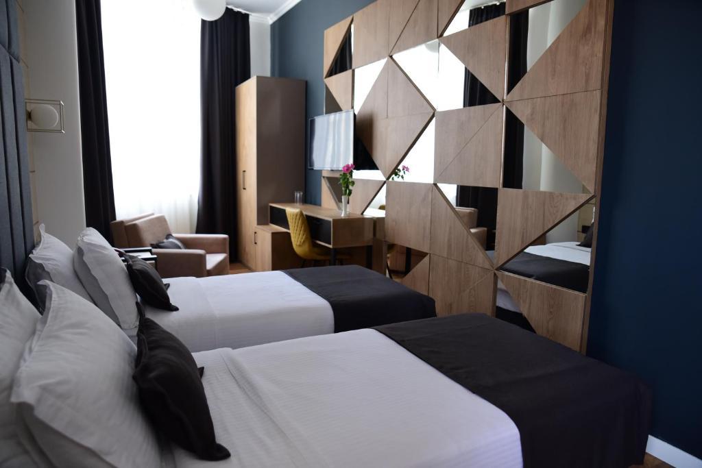 Hotel Comfort ติรานา ภายนอก รูปภาพ
