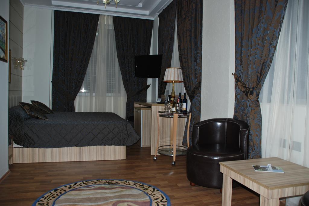 Hotel Comfort ติรานา ภายนอก รูปภาพ
