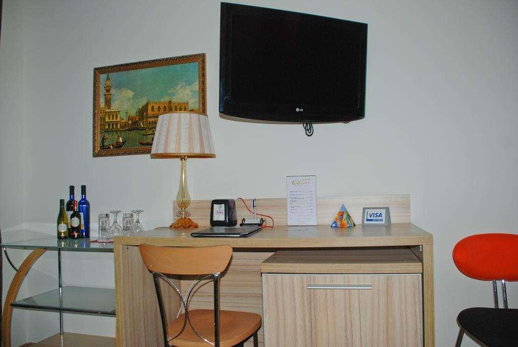 Hotel Comfort ติรานา ห้อง รูปภาพ